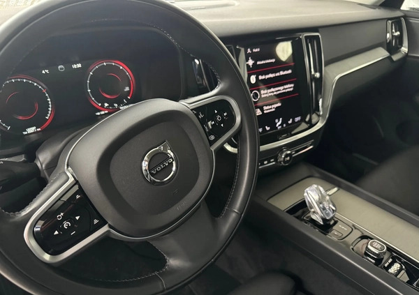 Volvo V60 cena 139999 przebieg: 120000, rok produkcji 2021 z Gdańsk małe 352